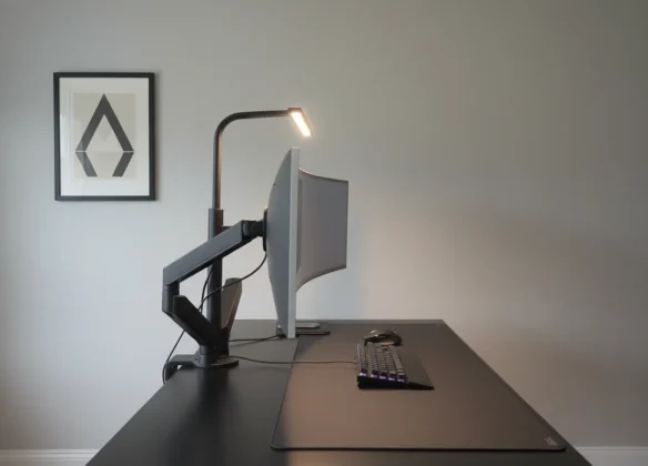 The Ultimate Minimalist Desk Setup: A Guide to Focus & Flow (2026 Edition)