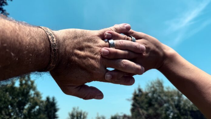 tm1 ZEUS Smart Ring: Daily Health Tracking — But Is It Really “Smart”?