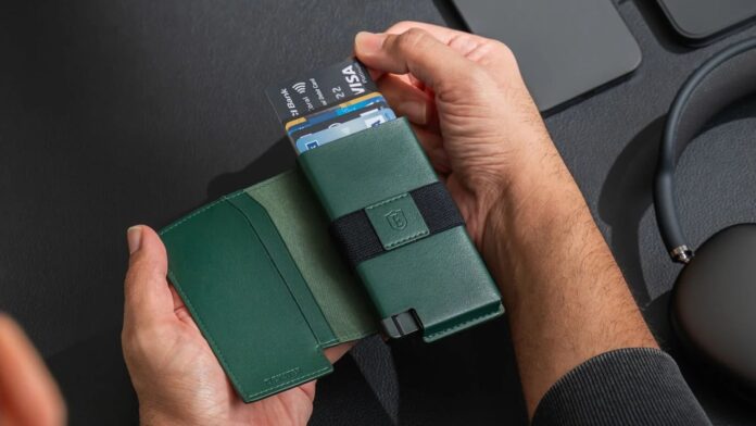 Ekster Wallet Pro Review: Is It Really Worth Over $100?